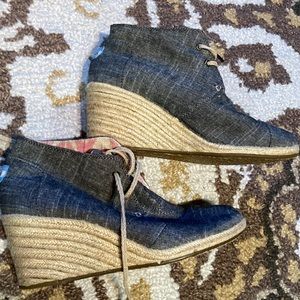 TOM’S Denim Desert Wedge Booties Like NEW
